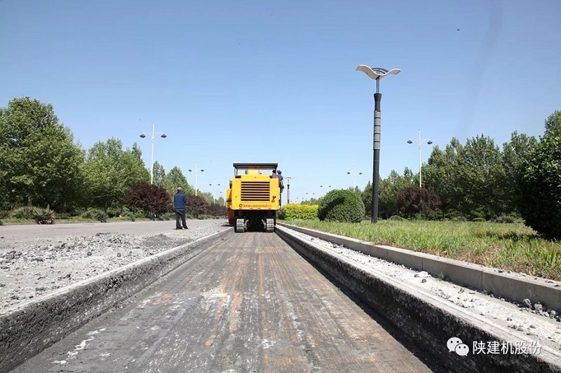 191647653907171377.jpeg 铣刨机2000.png